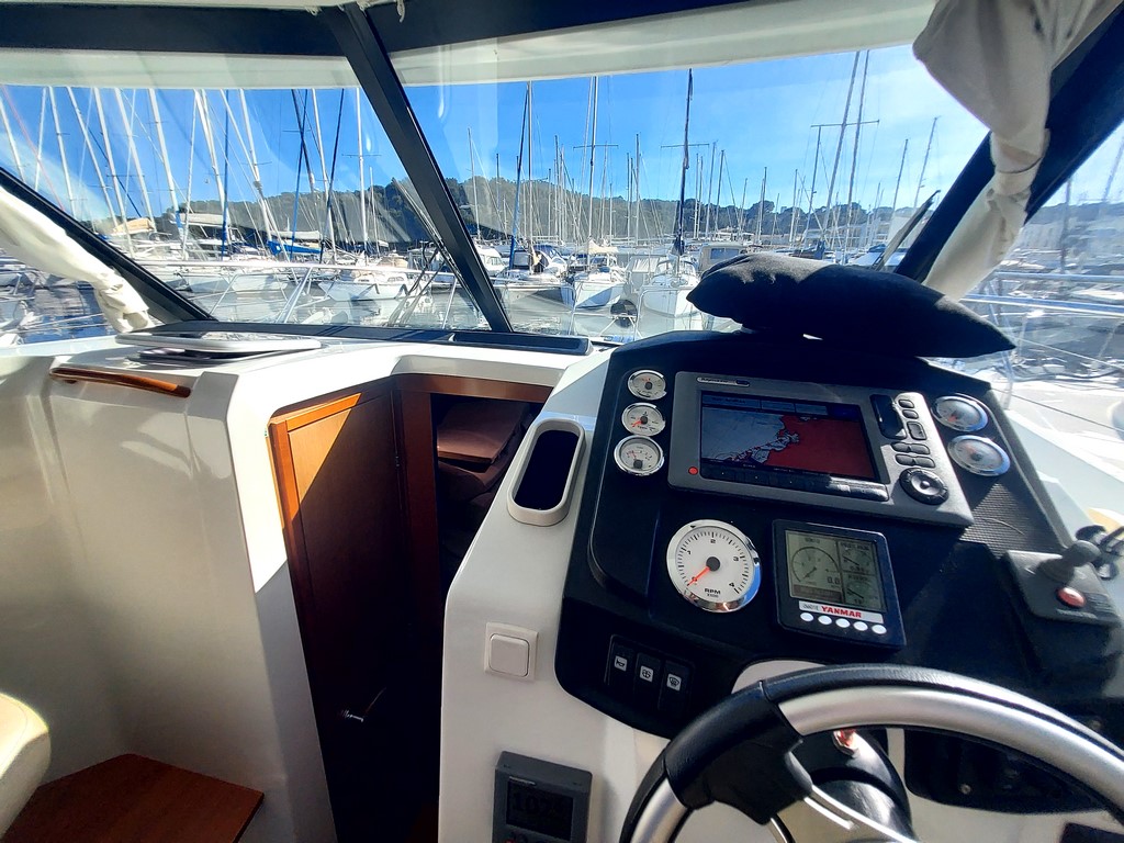 slider 14 Beneteau Antares 30 Fly